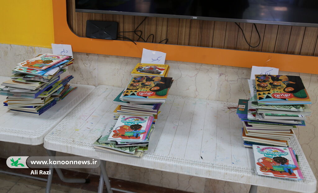 1375398 ۴ هزار جلد کتاب و سرگرمی در راه مراکز فرهنگیهنری کانون استان بوشهر