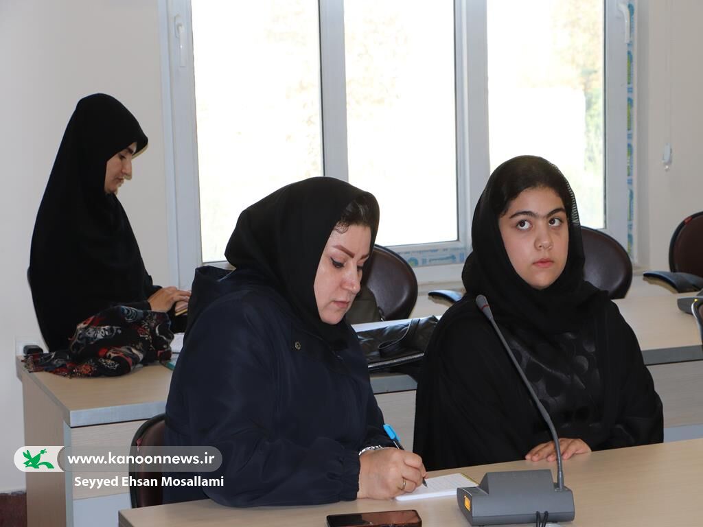 1375453 نقش «هندسهی اجرا» در قصهگویی برای مربیان گلستانی تدریس شد