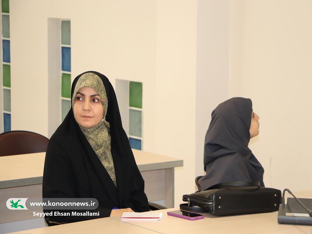 1375456 نقش «هندسهی اجرا» در قصهگویی برای مربیان گلستانی تدریس شد