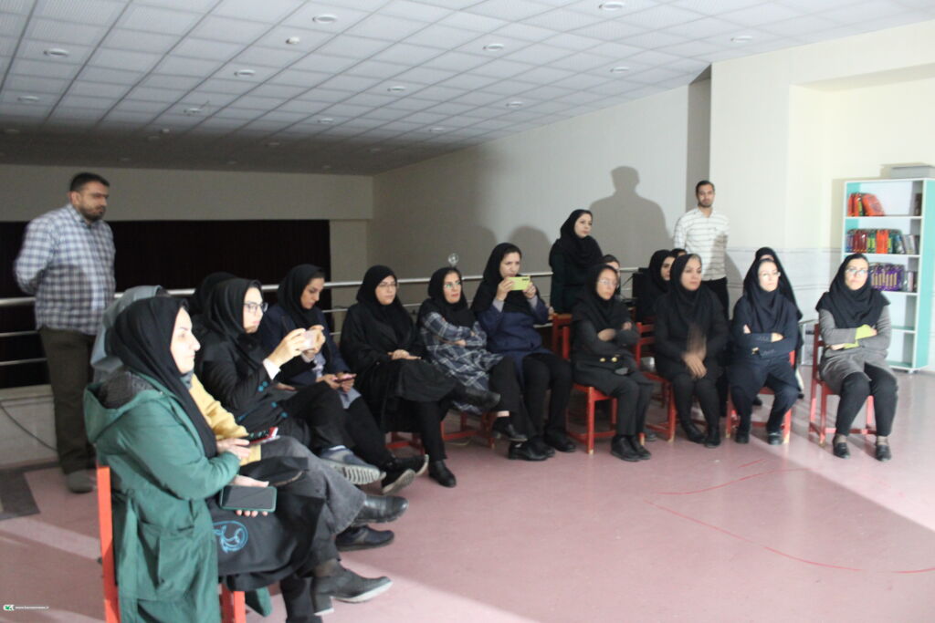 1375523 معتقدم هر عروسک سایه، دریچهای به دنیایی از تخیلات بیکران است