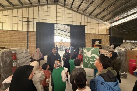 اردوی علمی اعضای کانون بندرگز از کارخانه صنعتی