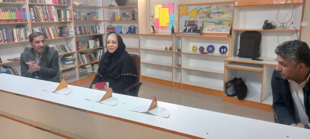 1375648-1 بازدید مدیران کل حراست ، کانون زبان و کانون علوم و فناوریهای نوین ایران از مرکز قشم