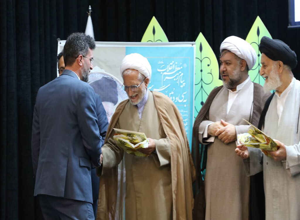 1375768-1 کانون گیلان در عرصه ترویج فرهنگ نماز شایسته تجلیل شناختهشد