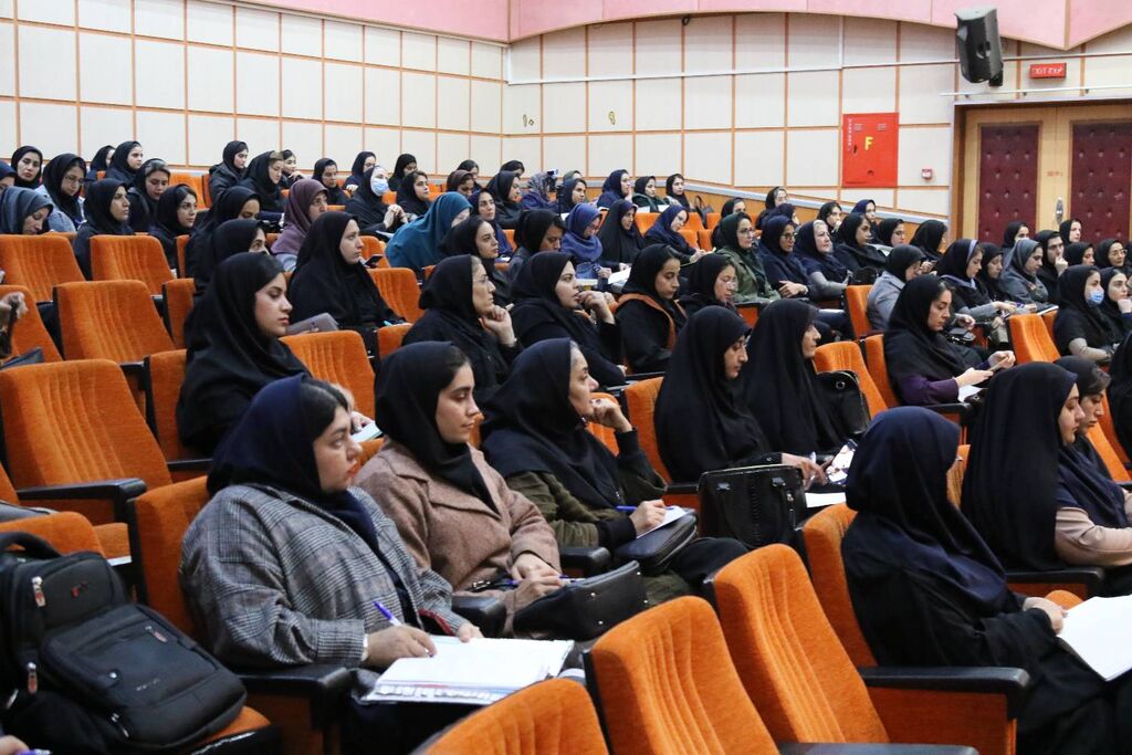 1375800-1 آموزش قصهگویی ویژه مربیان پیشدبستانی مازندران برگزار شد