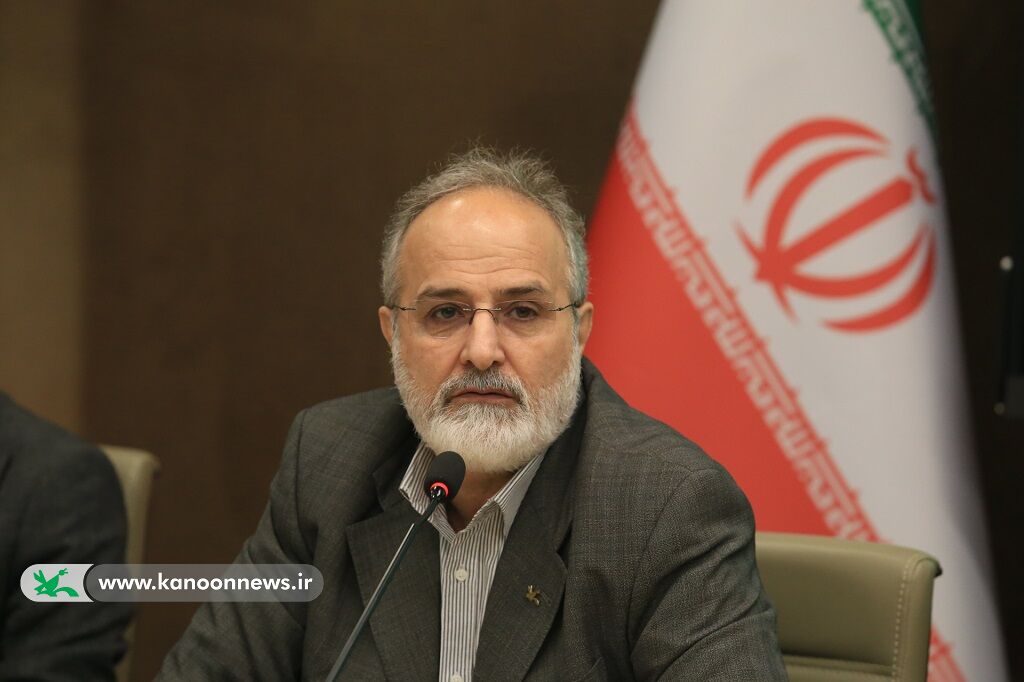 1375861-1 تأکید بر همدلی، آموزش و توسعه فرهنگی در کانون