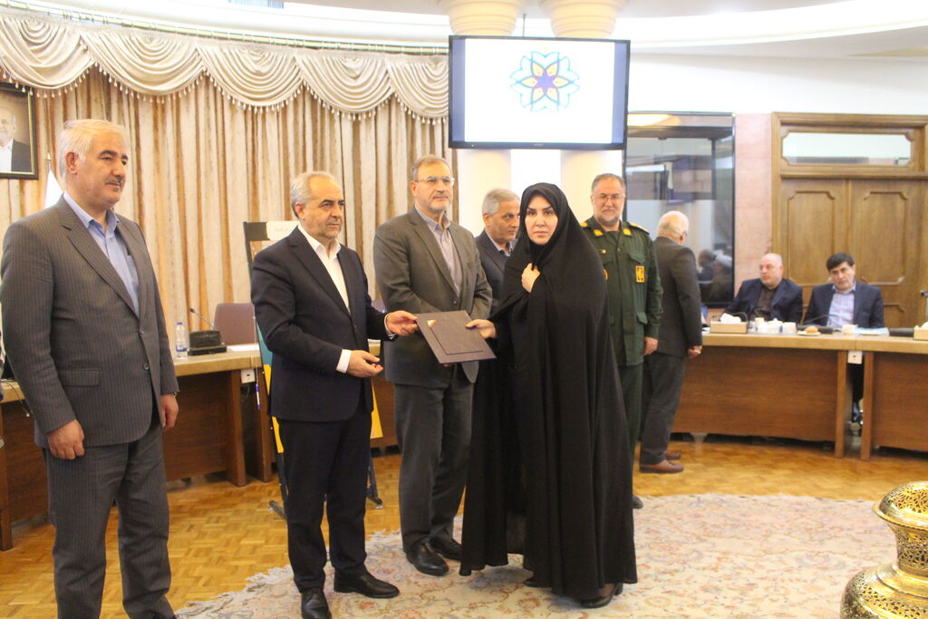 1375872-1 انتصاب مدیرکل کانون استان به عنوان عضو شورای سیاستگذاری دومین جشنواره ملی فیلم و فیلمنامه ایثار