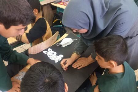 کارگاه ‌نمایش سایه‌ای کانون شماره ۲ دامغان برای اعضای طرح کانون مدرسه