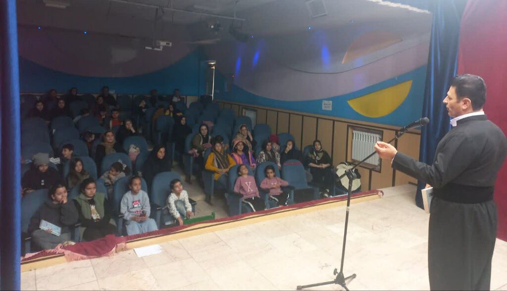 تاکید چهره فرهنگی روانسر بر نقش قصه در پنج‌شنبه‌های قصه‌گویی کانون