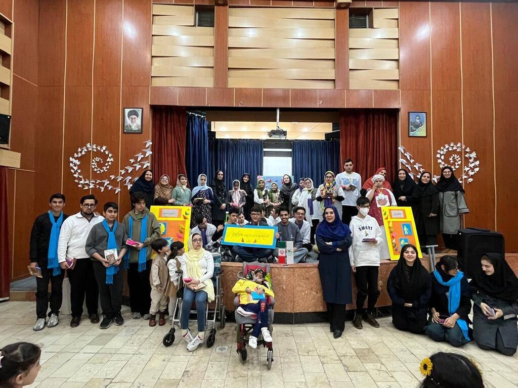 در مرکز ۴۰ «ستاره‌ها درخشان‌تر از همیشه» بود