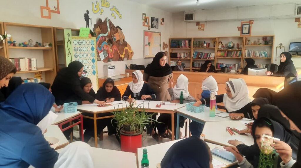 1377537 برنامهای به رنگ مهربانی در مرکز شماره ۱۰ کانون کرمانشاه برای کودکان با نیازهای ویژه