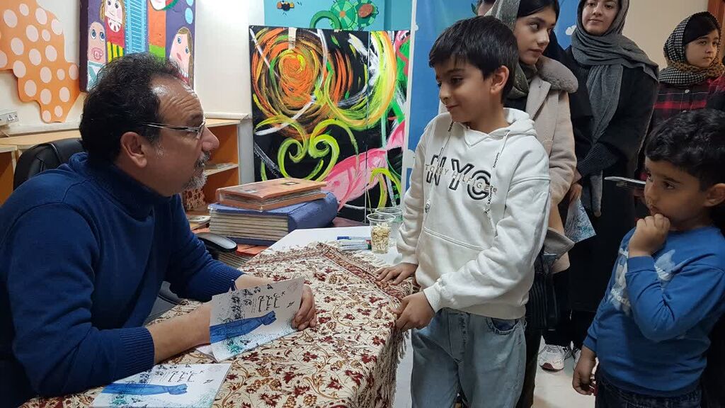 1378269 جهان شاعرانه سرشار از سؤال است