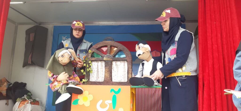 1378408 سنگ تمام کانون پرورش فکری همدان در ۳۰ امین جشنواره تئاتر کودک