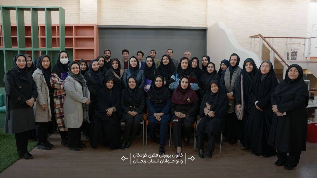 برگزاری کارگاه آموزش تخصصی تربیت مربی سرود به مناسبت هفته پژوهش در زنجان