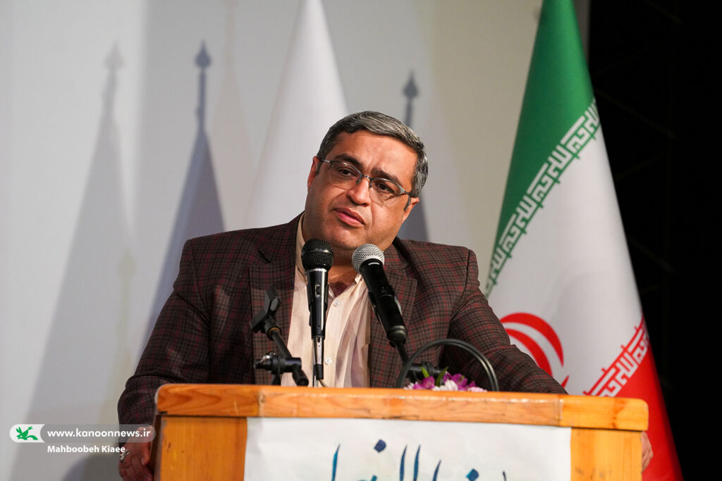 1378887 زن را سرمایه و فرهنگ میدانیم