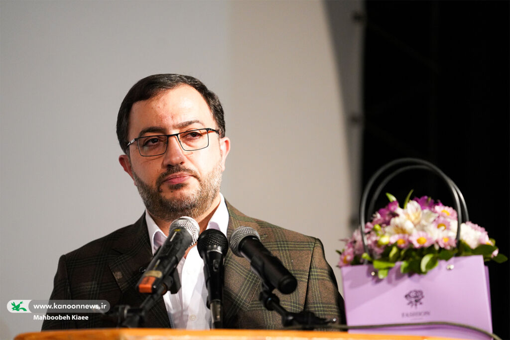 1378891-1 زن را سرمایه و فرهنگ میدانیم