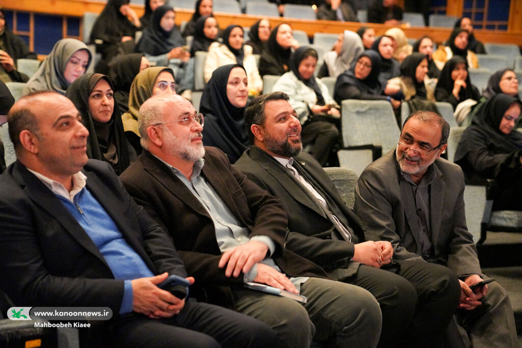 1378953 زن را سرمایه و فرهنگ میدانیم