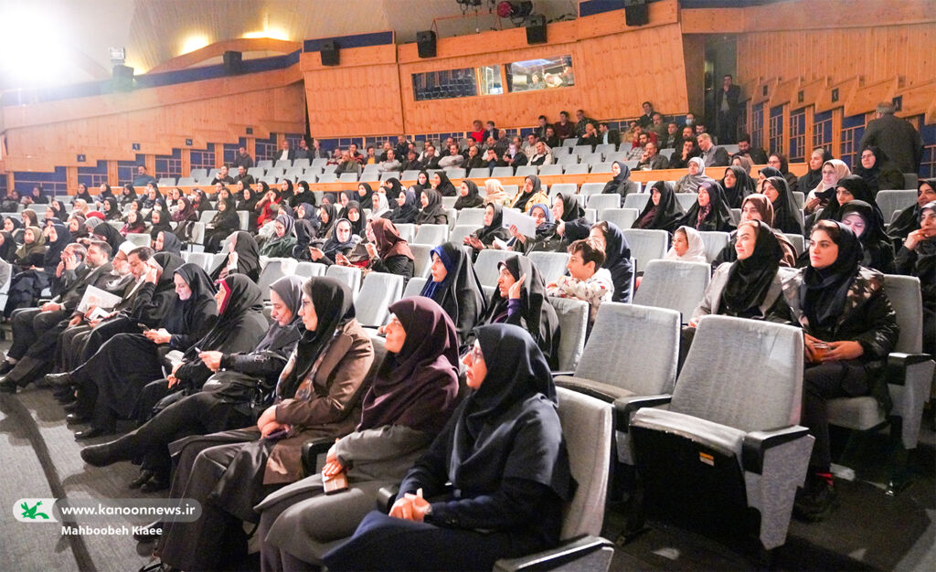 1378968 زن را سرمایه و فرهنگ میدانیم