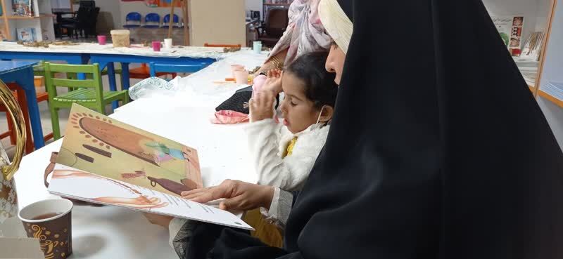 1379527 برگزاری گرامیداشت روز زن و مادر در مراکز کانون هرمزگان