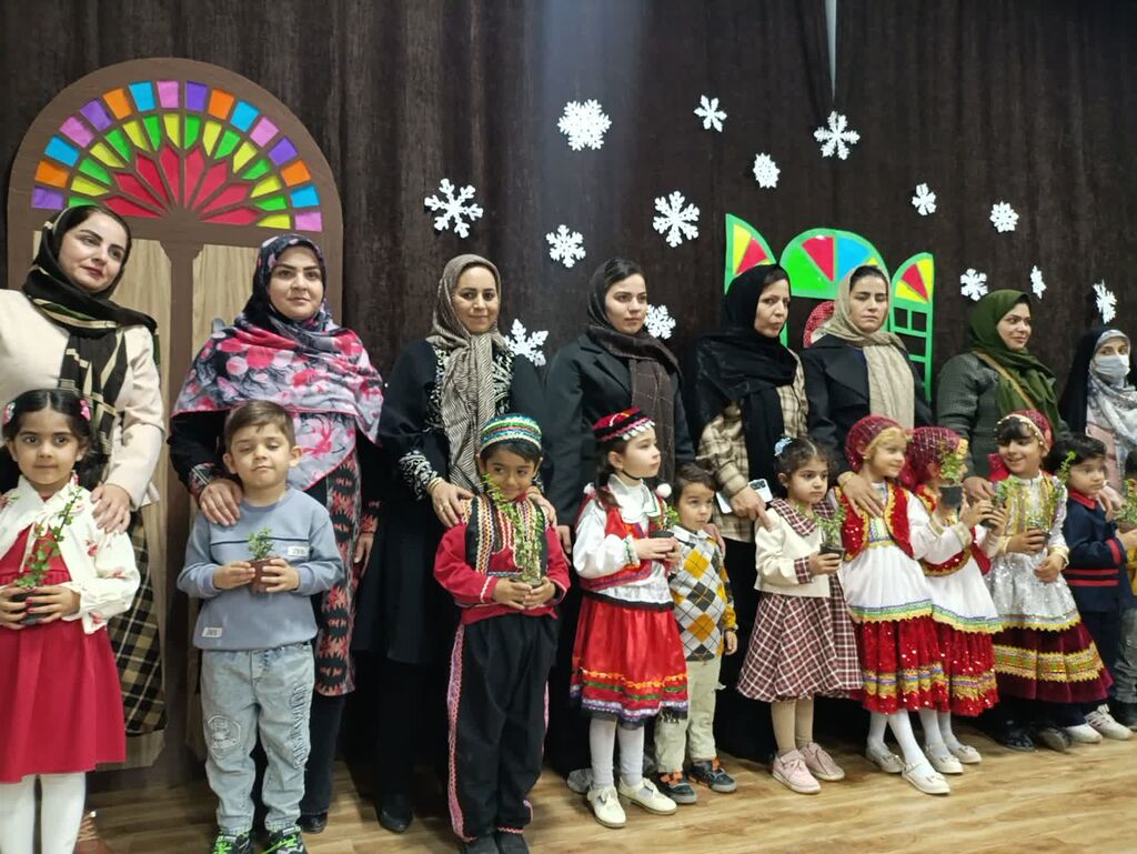 1379599 جشن ویژه روز مادر در مرکز فرهنگی قوچان