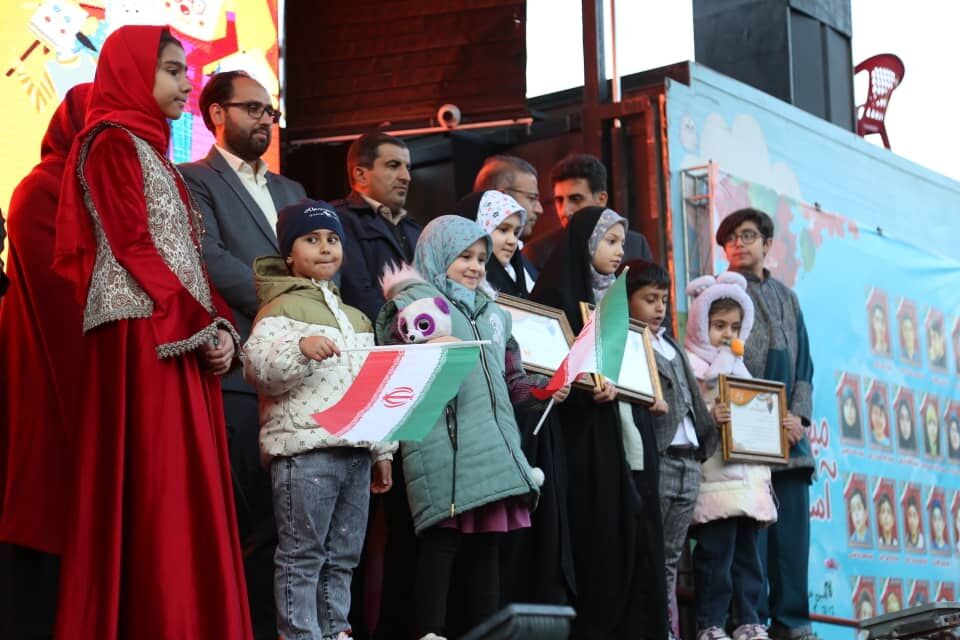 1379631 سنگ تمام کانون پرورش فکری همدان در ۳۰ امین جشنواره تئاتر کودک