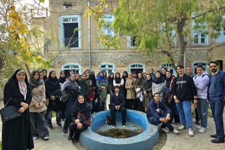 پژوهشگری میدانی نوجوانان در خانه قدیمی غفوری مشهد