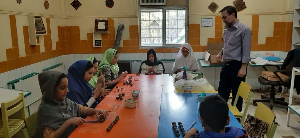 1379695 پویش ملی «تسبیح» با عطر ولادت حضرتزهرا(س) در مراکز کانون استان البرز