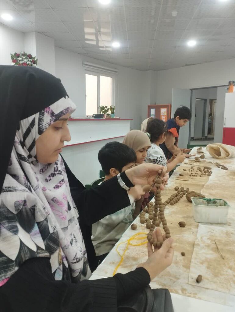 1379696 پویش ملی «تسبیح» با عطر ولادت حضرتزهرا(س) در مراکز کانون استان البرز