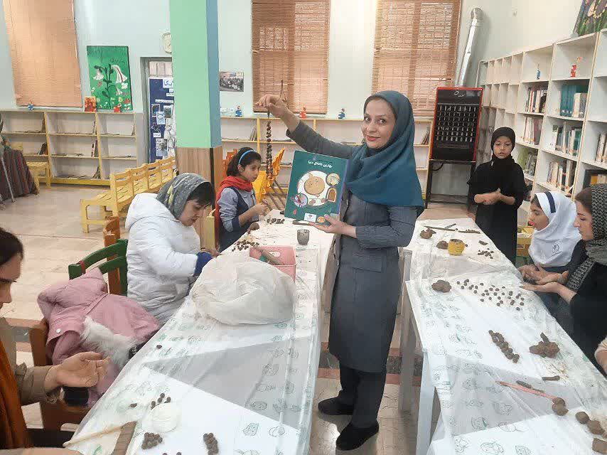 1379697 پویش ملی «تسبیح» با عطر ولادت حضرتزهرا(س) در مراکز کانون استان البرز