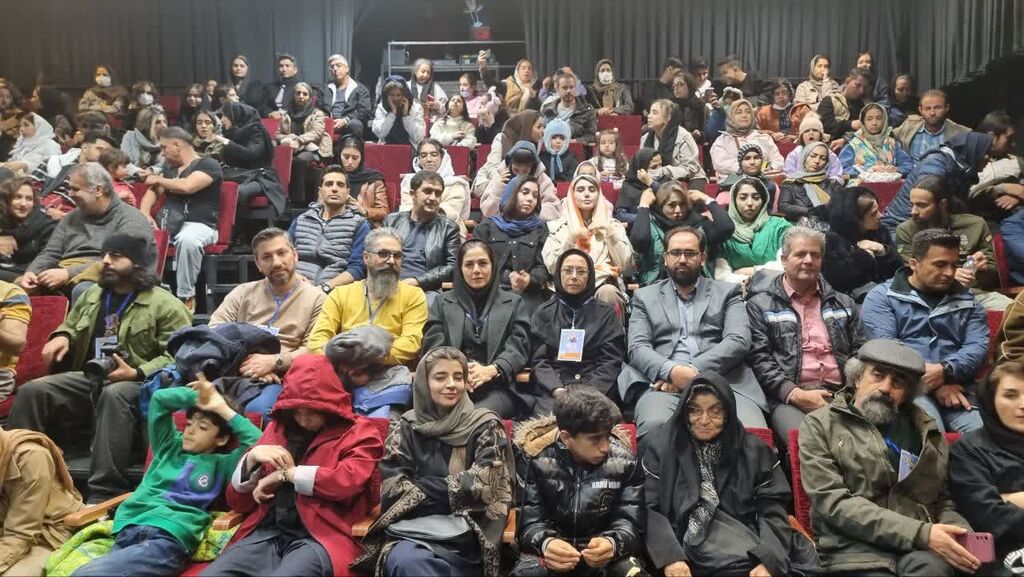 1379704 سنگ تمام کانون پرورش فکری همدان در ۳۰ امین جشنواره تئاتر کودک