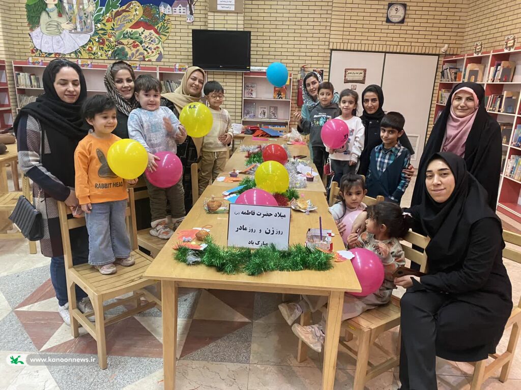 1379752 اجرای برنامههای فرهنگی و دینی ویژه میلاد حضرت فاطمه زهرا(س) و روز مادر در مرکز مجتمع کانون زنجان
