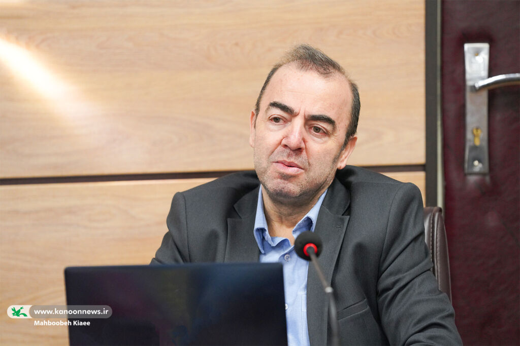 1379991 فضای دیجیتال یک جهان درهم تنیده است