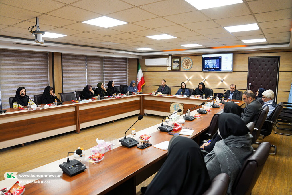 1380015 فضای دیجیتال یک جهان درهم تنیده است