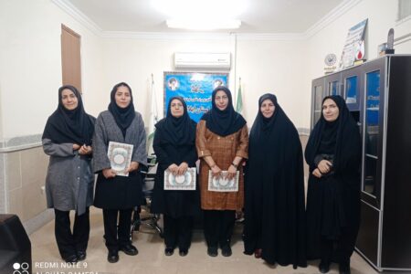 تجلیل از بانوان سرپرست خانوار کانون استان ایلام