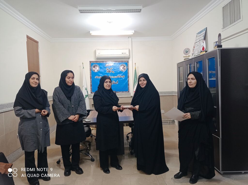 1380314 تجلیل از بانوان سرپرست خانوار کانون استان ایلام