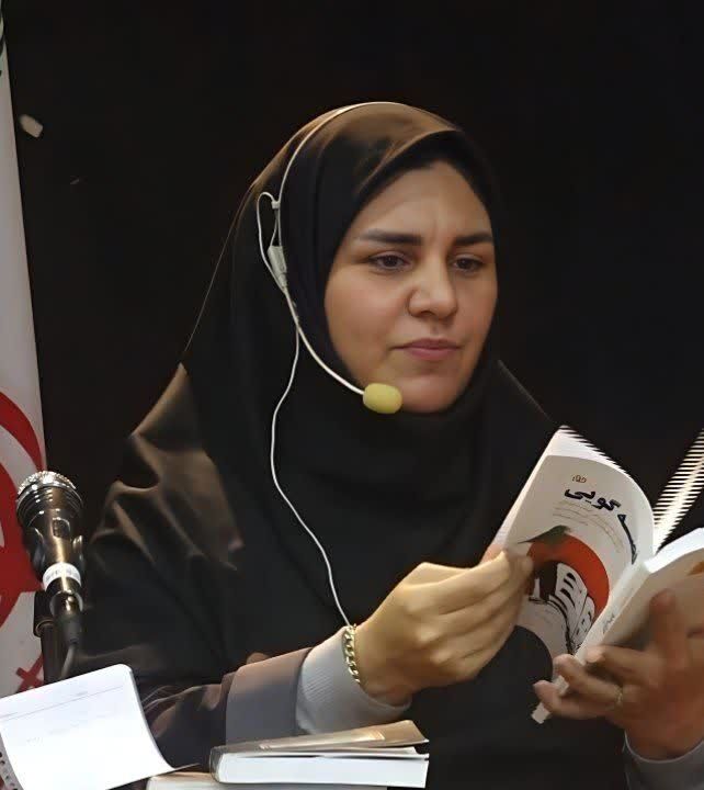 1380387 حضور داوری مجرب از دیار لرستان در جشنواره قصهگویی کرمانشاه