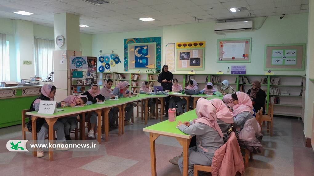 1380395 اعضای مجتمع کانون گرگان با مفاهیم علوم جدید آشنا شدند