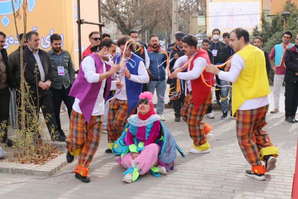 1380439 «آرزوهای قشنگ» و «از دانه تا نان» دو نمایش مورد حمایت کانون