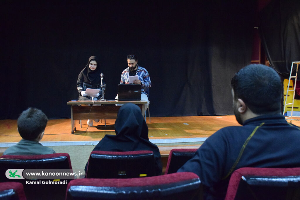 اجرای «نمایشنامهخوانی» گروههای منتخب تئاتر کانون لرستان اجرای «نمایشنامهخوانی» گروههای منتخب تئاتر کانون لرستان