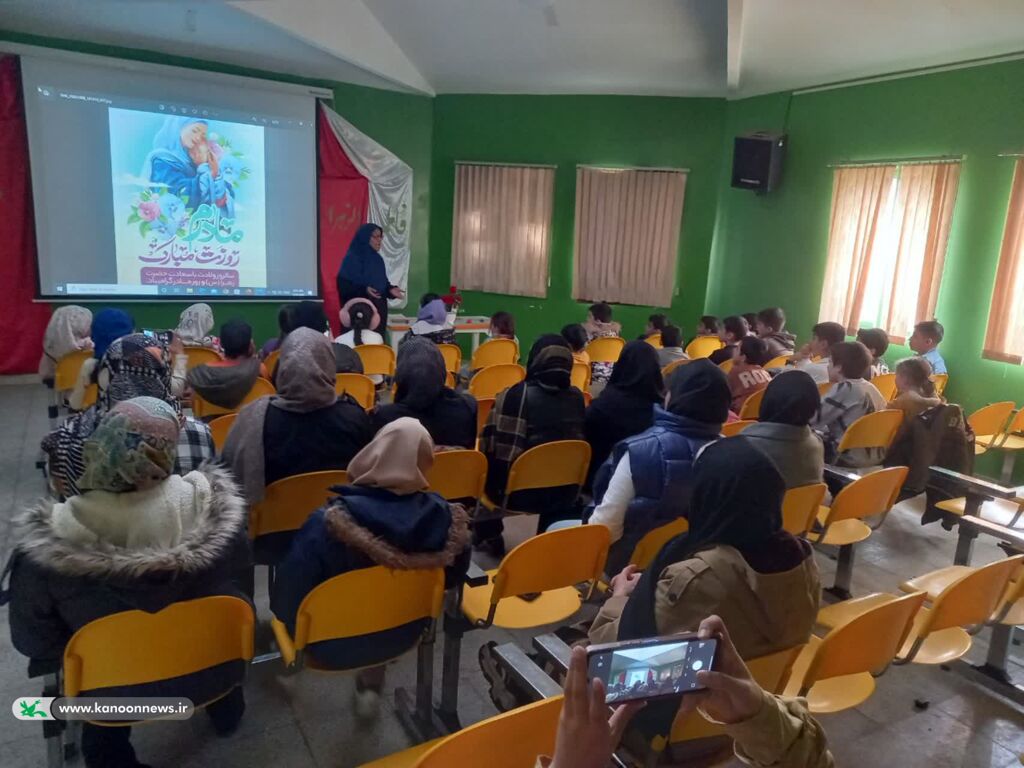 1380500 اجرای پویش تسبیح با رایحه مادرانه در مراکز فرهنگی- هنری کانون همدان