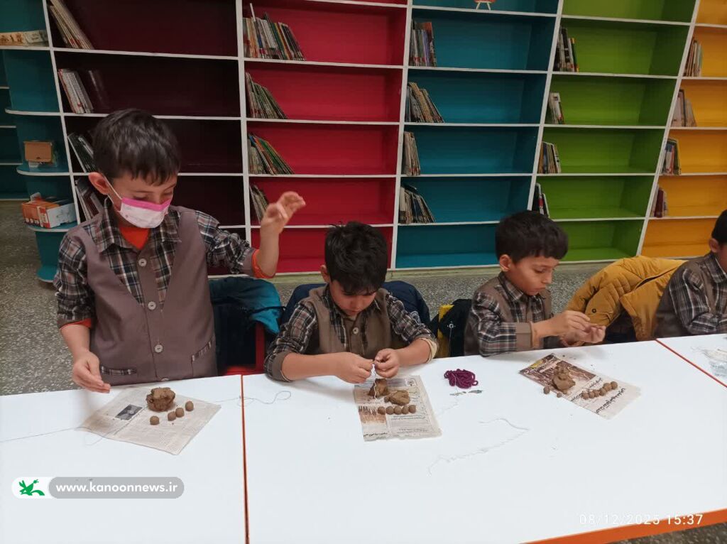 1380505 اجرای پویش تسبیح با رایحه مادرانه در مراکز فرهنگی- هنری کانون همدان