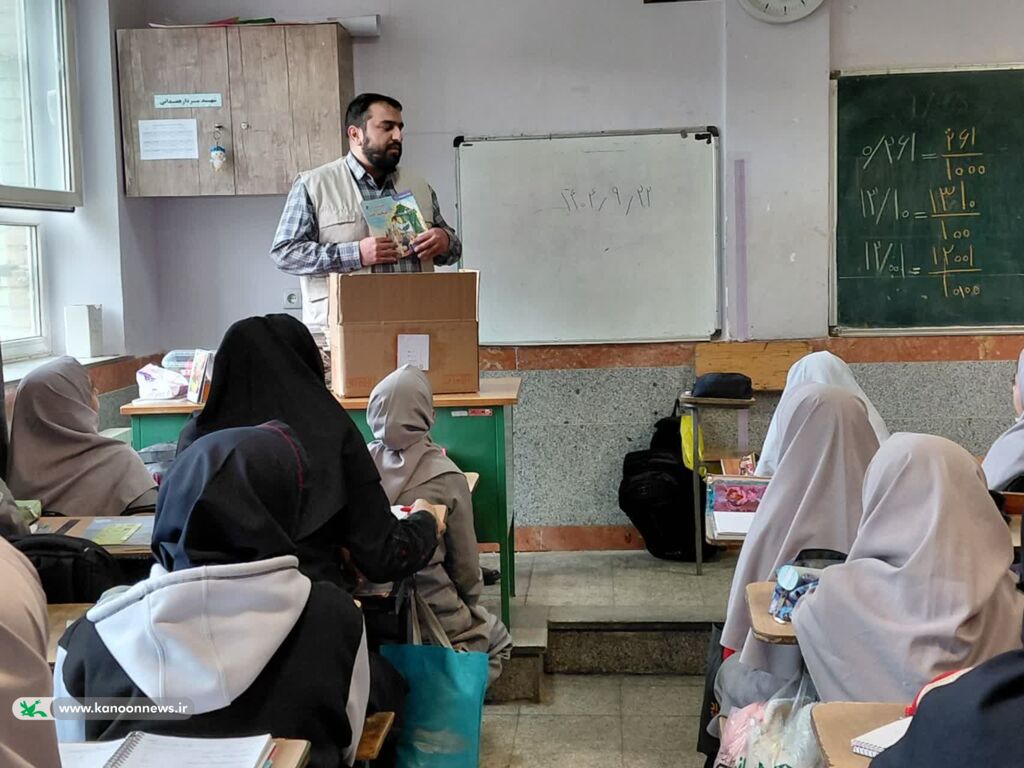 1380510 اجرای پویش تسبیح با رایحه مادرانه در مراکز فرهنگی- هنری کانون همدان