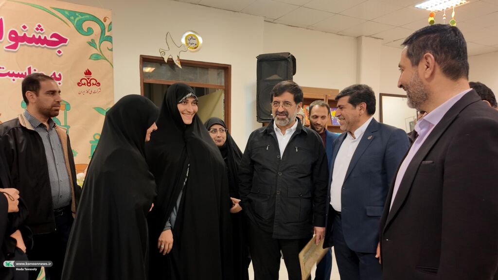 1380576 حضور استاندار قم در رویداد مادرانه و دخترانه «شاددُخت»