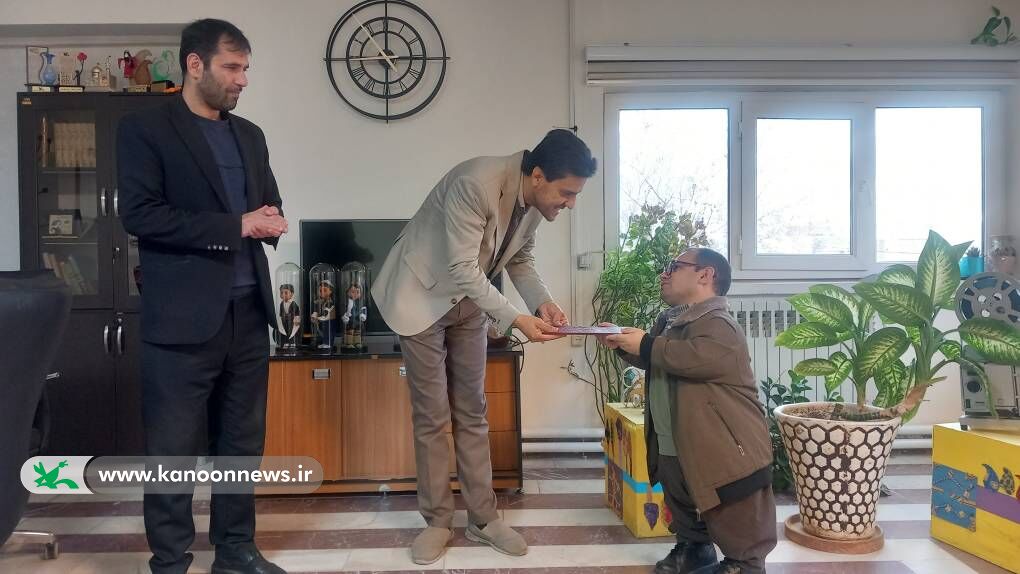 1381413 تجلیل انجمن سایدا از حمایتهای کانون پرورش فکری کودکان و نوجوانان استان کردستان