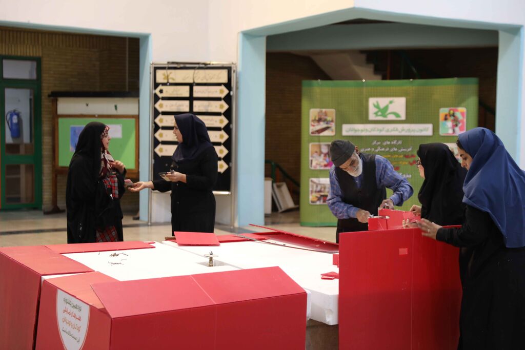 1381885 در آستانه افتتاح جشنواره ملی عروسکهای سرزمین من، در روز چهارشنبه ۲۶ آذر