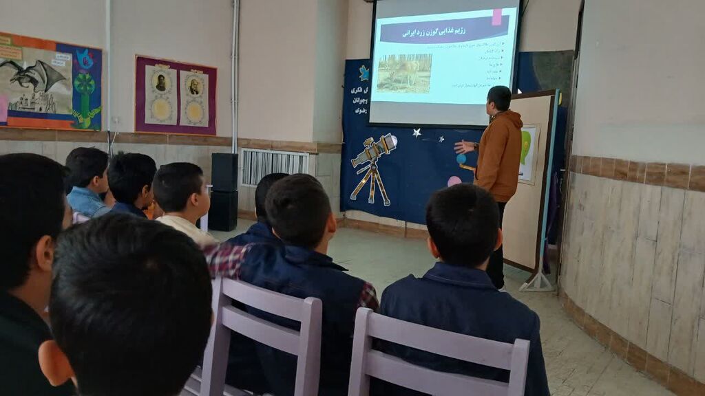 1382132 فعالیت اعضای نوجوان مرکز ۸ مشهد همزمان با هفته پژوهش