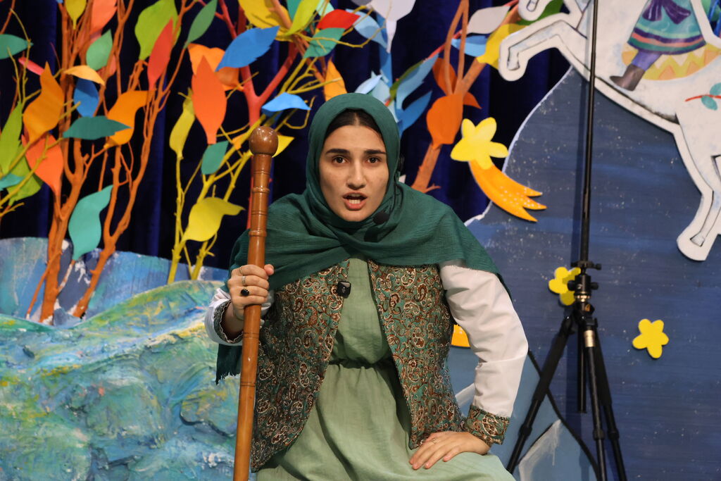 1382611 شاهنامهخوانی برای من فقط خواندن نیست، زندگی کردن است