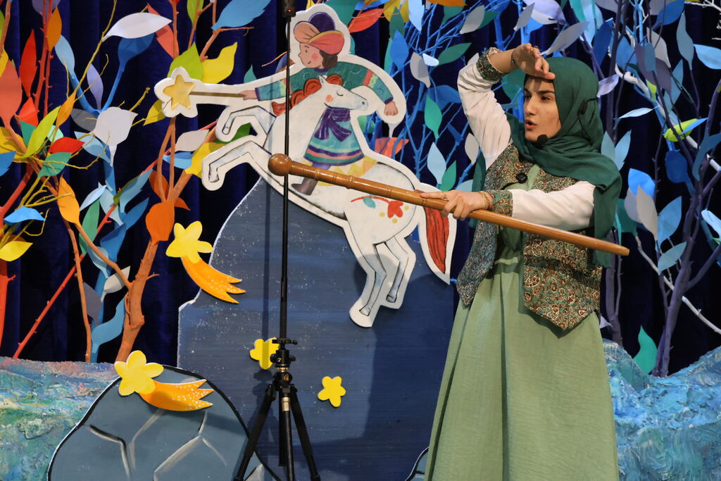 1382613 شاهنامهخوانی برای من فقط خواندن نیست، زندگی کردن است