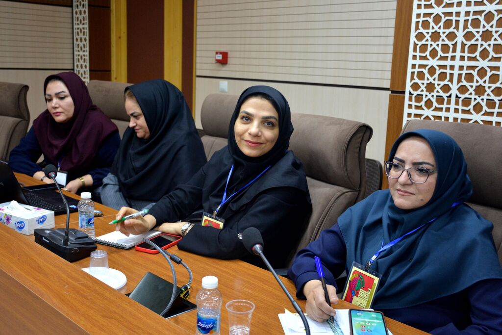 عرفان و کودکی بیش از کتاب، مربی‌محور است