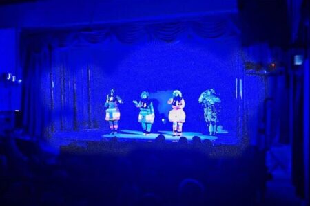 دو نمایش”داشت عباسقلی‌خان پسری” و ” مسافر اشتباهی” در مراکز گزوبرخوار و شاهین‌شهر اجرا می‌گردد