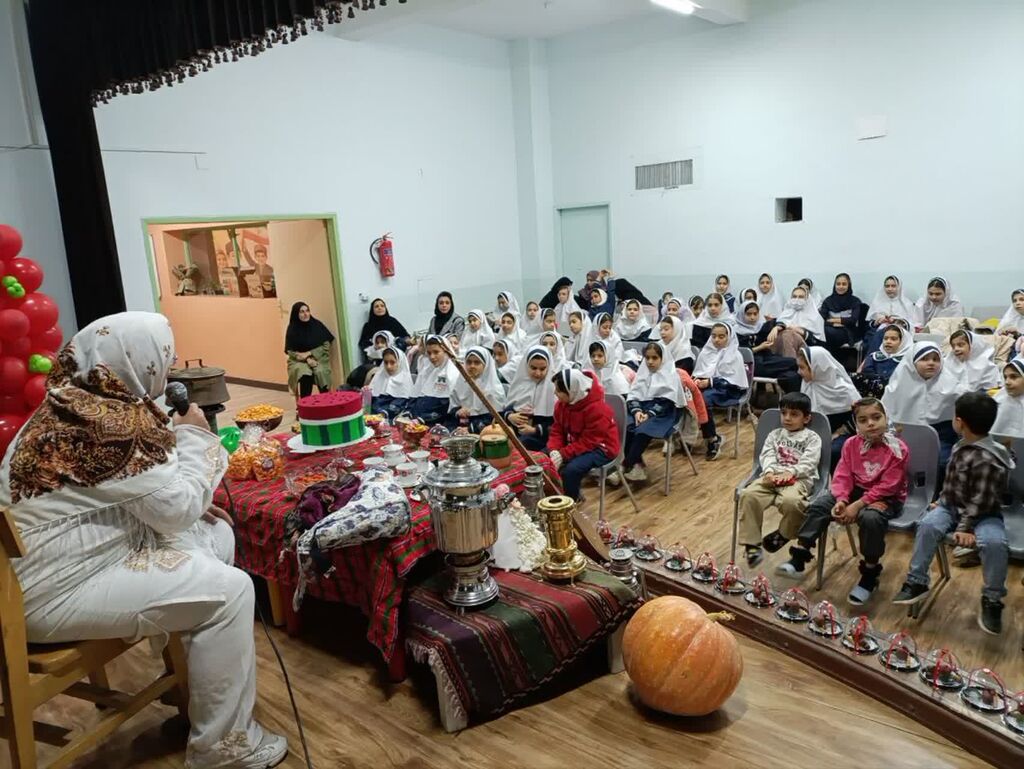 اعضا و مربیان مرکز فرهنگی قوچان به استقبال شب یلدا رفتند